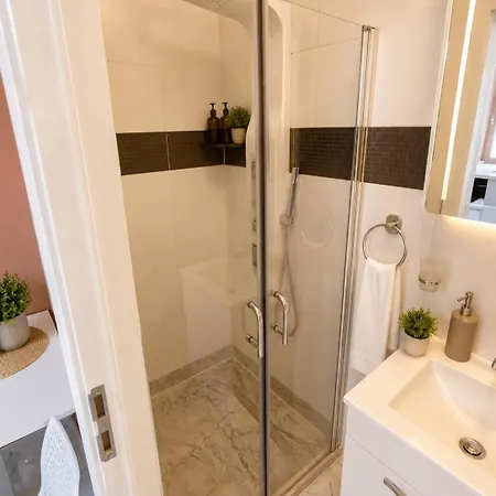 Appartement Stylish 1-bedroom With Warm Accents