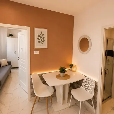 Stylish 1-bedroom With Warm Accents * Boekarest